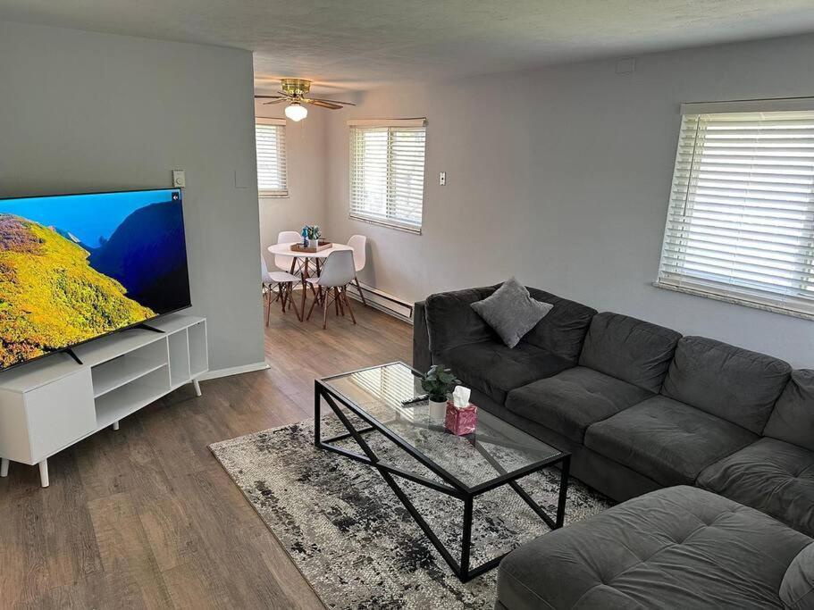 Cozy Apt Near Downtown Dayton Apartment Exterior photo